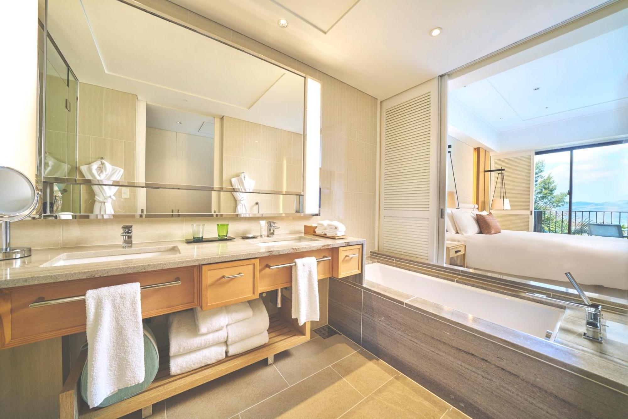 Hotel Halekulani Okinawa à Onna Extérieur photo